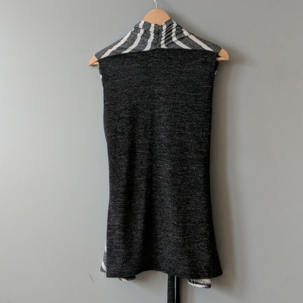 Mod Kham Wrap-around Tunic Size L - Picture 3 of 5